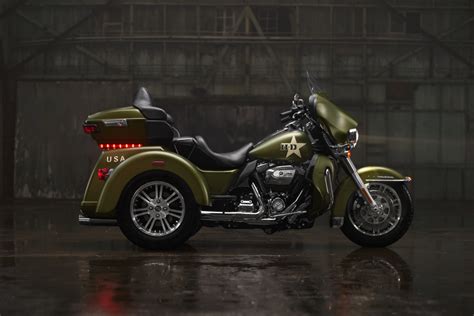 Bluegrass harley - 2019 Harley-Davidson® Softail® Heritage Classic FROM THE SHADY SIDE OF THE FAMILY TREE The dark style, modern edge and reinvigorated ride of the Heritage model take nostalgia ripping into a new place.